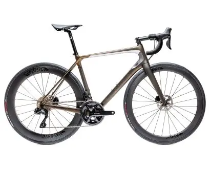 Jensen SR Carbon racercykel i mørk grøn med Shimano 105 12-speed